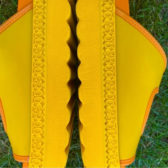 COACH Lucy Women's Sandals Size 8 Canary Chunky Platform Heel Adjustable Buckles - Picture 8 of 10